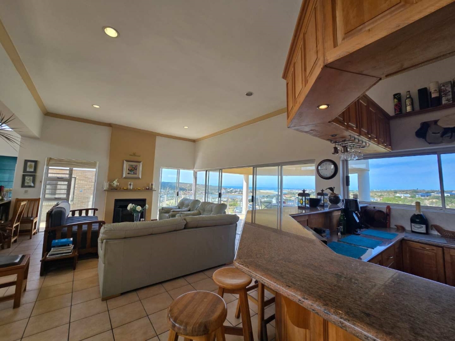 5 Bedroom Property for Sale in Stilbaai Wes Western Cape